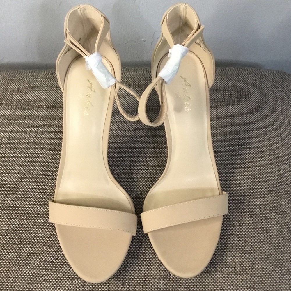 Ankis nude open-toe ankle strap dress sandals, size 71/2, NWOT.